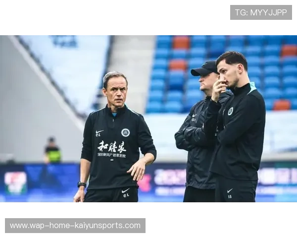 足坛重磅续约：铁卫稳定俱乐部防线到关键赛季